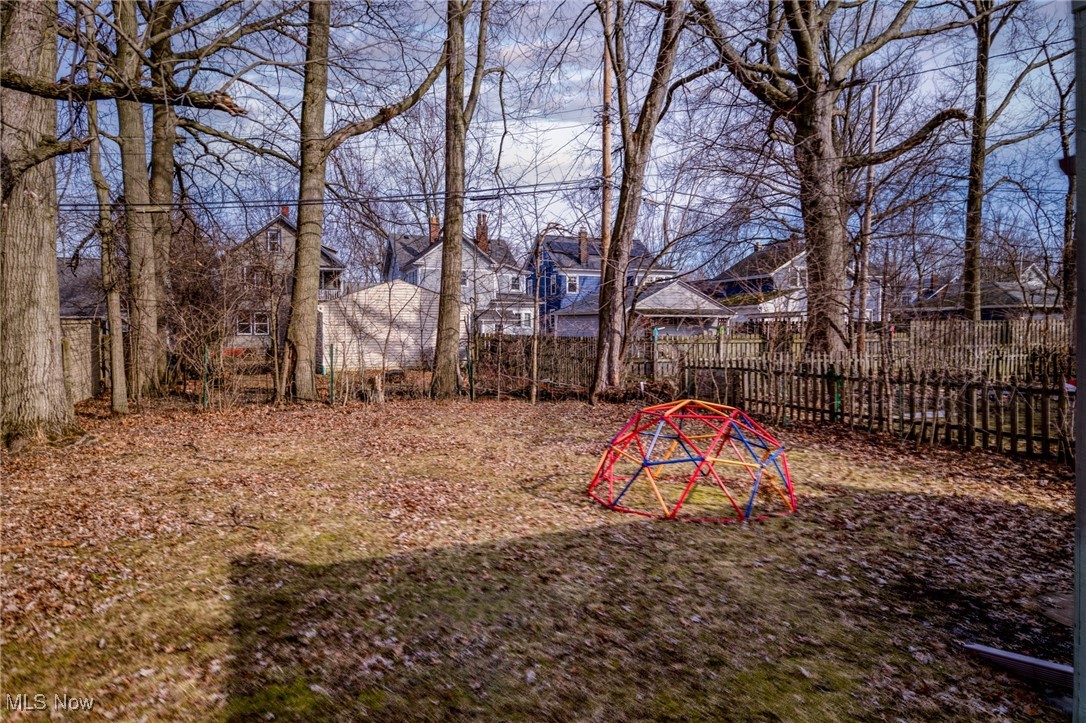 2245 Maplewood Road Cleveland, OH 44118 - Photo 3 of 34