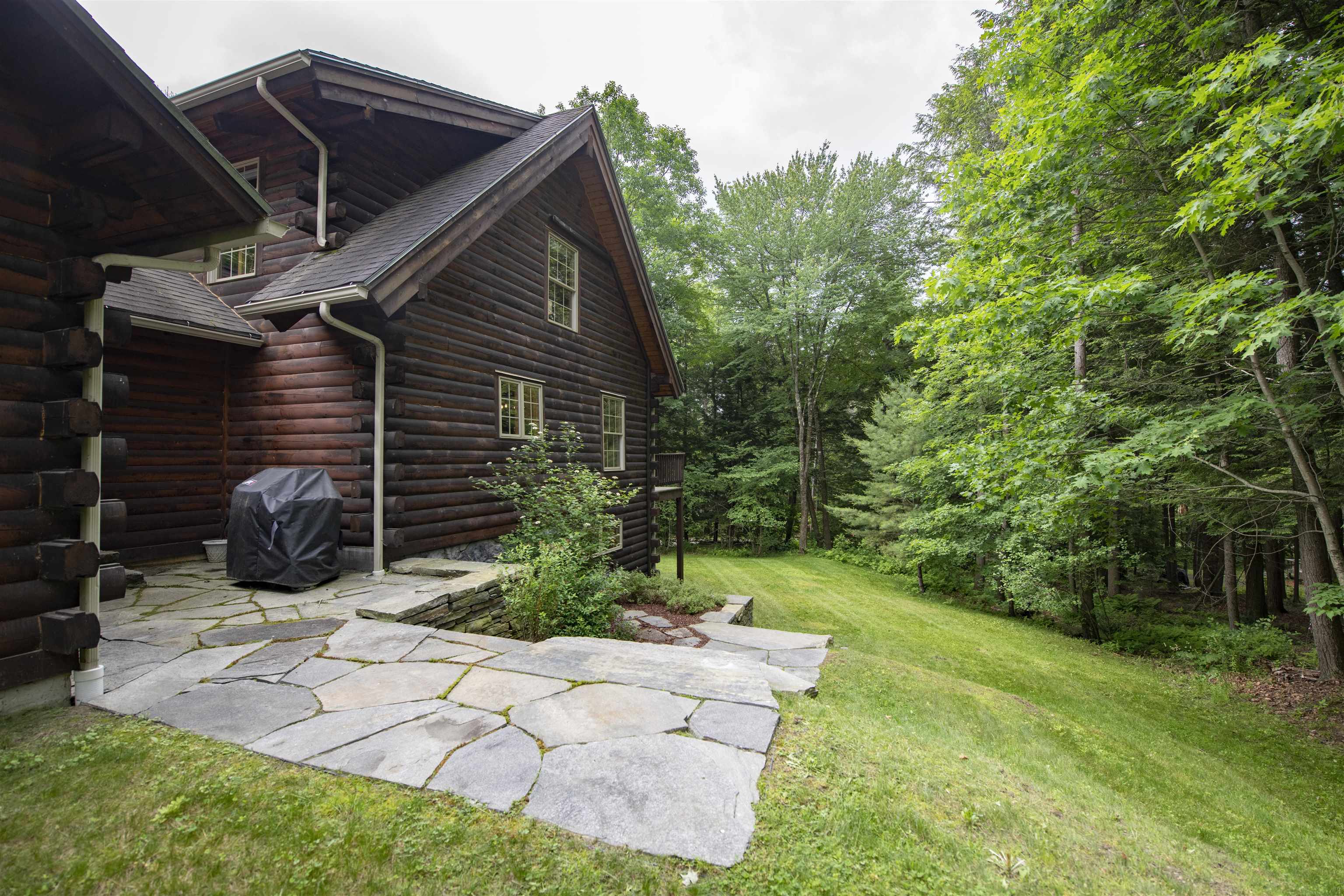 14 Hartness Way Hartford, VT 05059 - Photo 4 of 36 Gallery Image 4