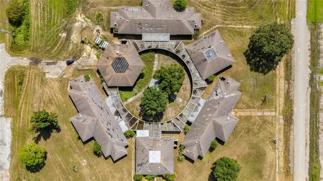 a view of a swimming pool and lake