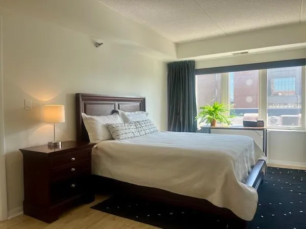 $215,000 | 3303 Grove Avenue, Unit 306, Berwyn, IL 60402