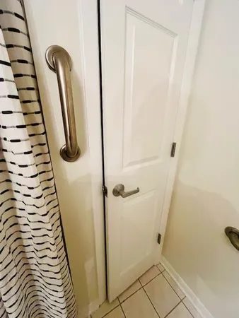 $215,000 | 3303 Grove Avenue, Unit 306, Berwyn, IL 60402