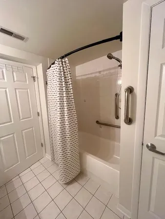 $215,000 | 3303 Grove Avenue, Unit 306, Berwyn, IL 60402