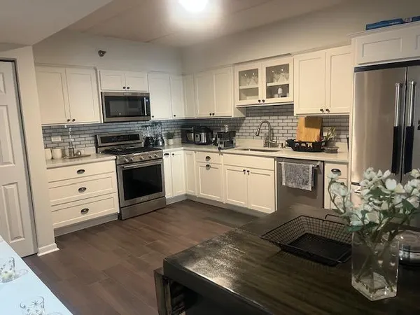 $215,000 | 3303 Grove Avenue, Unit 306, Berwyn, IL 60402