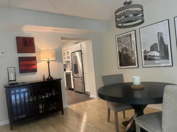 $215,000 | 3303 Grove Avenue, Unit 306, Berwyn, IL 60402