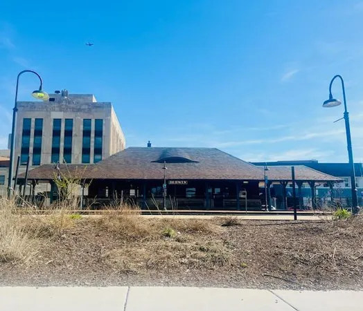 $215,000 | 3303 Grove Avenue, Unit 306, Berwyn, IL 60402