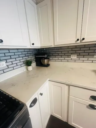 $215,000 | 3303 Grove Avenue, Unit 306, Berwyn, IL 60402