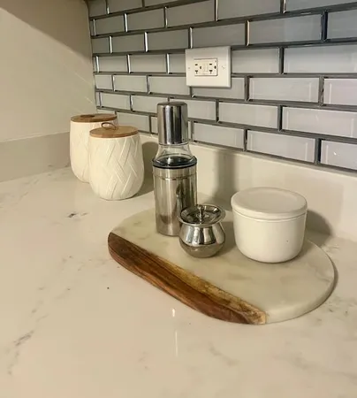 $215,000 | 3303 Grove Avenue, Unit 306, Berwyn, IL 60402