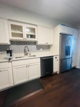 $215,000 | 3303 Grove Avenue, Unit 306, Berwyn, IL 60402