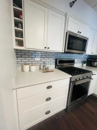 $215,000 | 3303 Grove Avenue, Unit 306, Berwyn, IL 60402