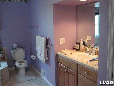 5725 Ricky Ridge Trail Orefield, PA 18069 - Photo 9 of 22 Gallery Image 9
