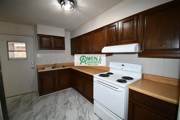 $1,200 | 2314 Elm Street, Lake Charles, LA 70601