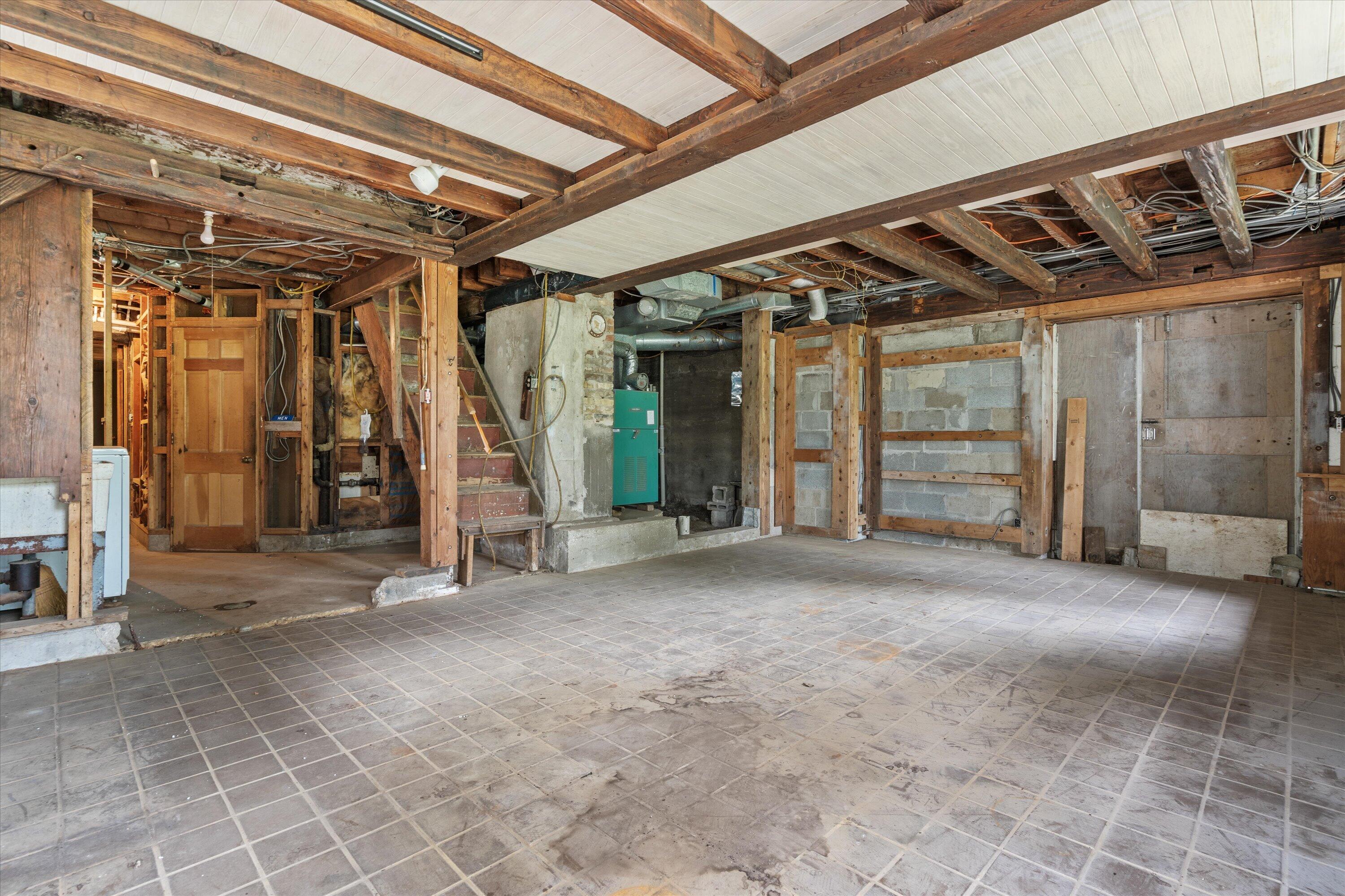 W330-s7098 County Road East Mukwonago, WI 53149 - Photo 35 of 60 Basement