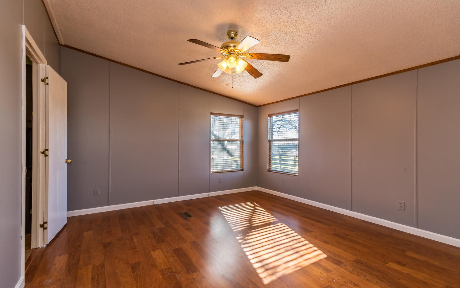 17225 Rausin Road Philadelphia, TN 37846 - Photo 14 of 34 Master Bedroom