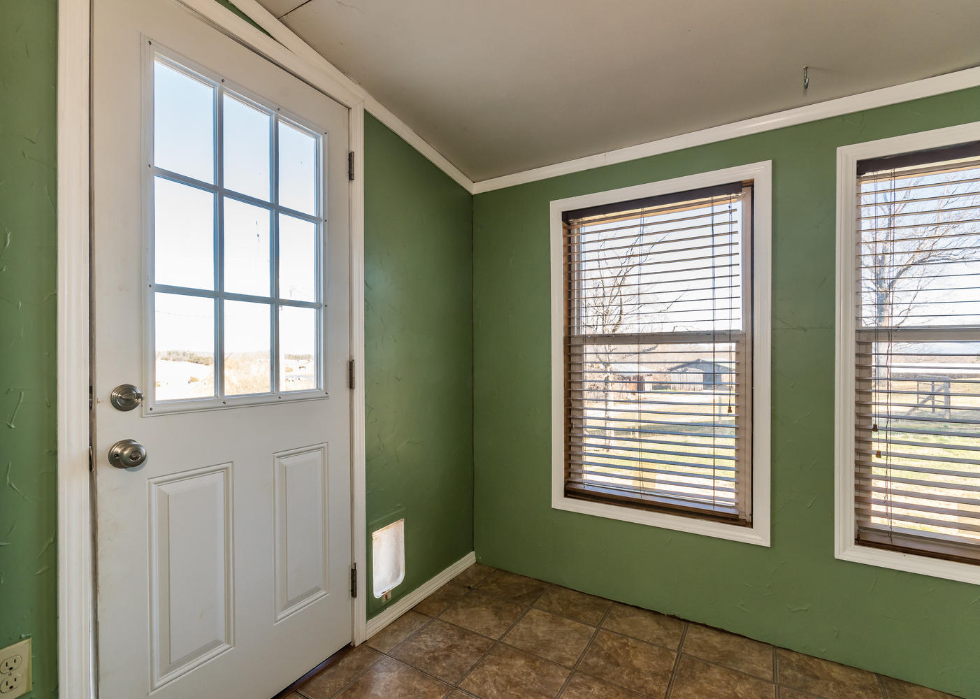 17225 Rausin Road Philadelphia, TN 37846 - Photo 22 of 34 Mud Room