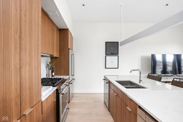 $2,600 | 877 North East Street, Unit 201A, Indianapolis, IN 46202