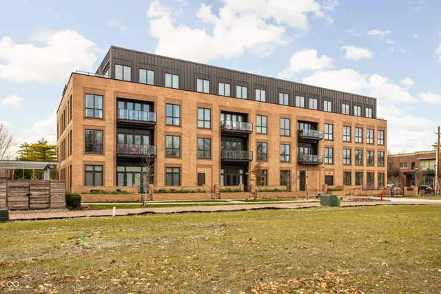 $2,600 | 877 North East Street, Unit 201A, Indianapolis, IN 46202