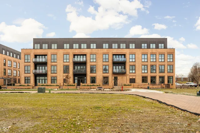 $2,600 | 877 North East Street, Unit 201A, Indianapolis, IN 46202