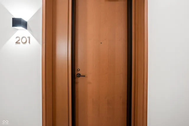 $2,600 | 877 North East Street, Unit 201A, Indianapolis, IN 46202