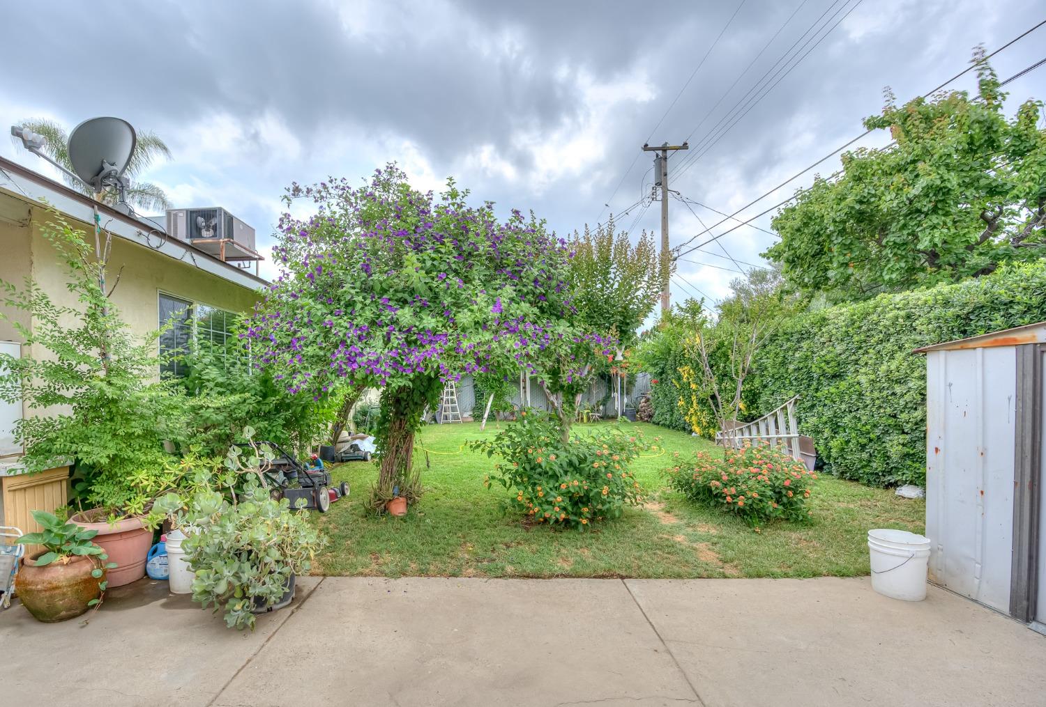 2170 Moir Drive Sanger, CA 93657 - Photo 20 of 22 a house view with a outdoor space