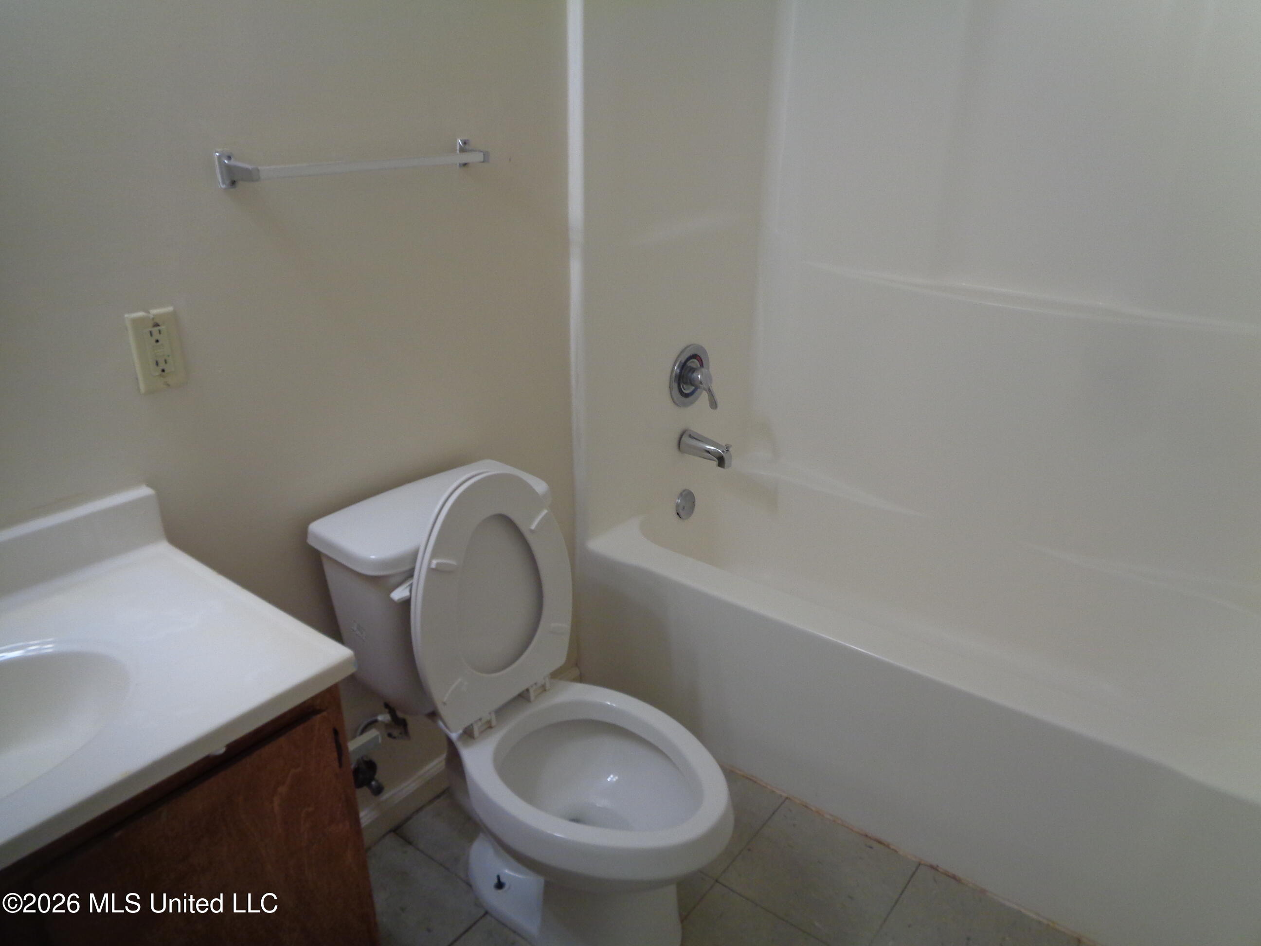1475 Hadorn Road, Unit 3 Batesville, MS 38606 - Photo 8 of 15 original (6)