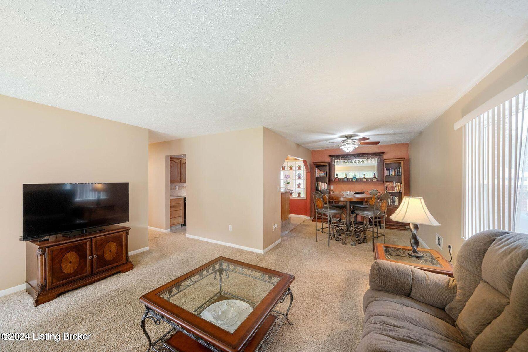7540 Ralston Avenue Louisville, KY 40258 - Photo 5 of 38 photo_online_027