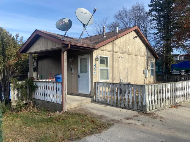 $124,900 | 435 South Rock Lake Drive, Vestaburg, MI 48891