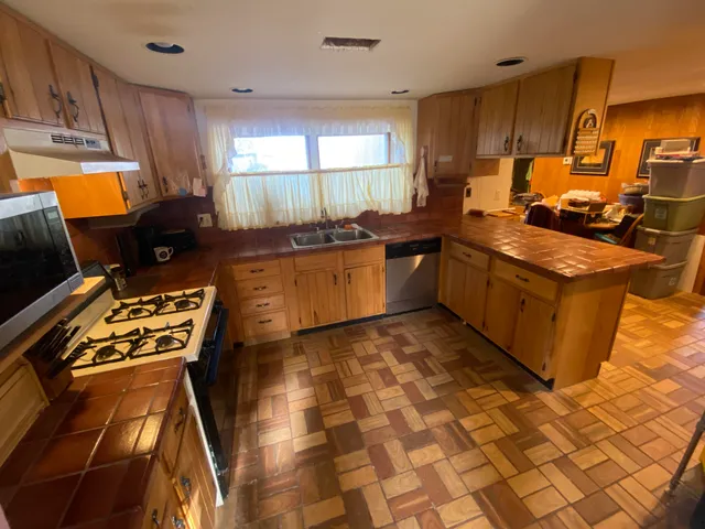 $124,900 | 435 South Rock Lake Drive, Vestaburg, MI 48891