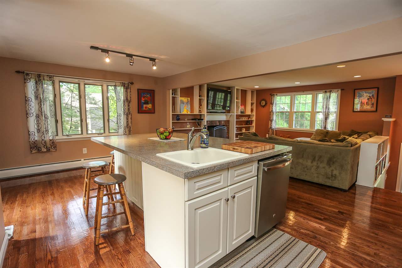 59 Vassar Street Manchester, NH 03104 - Photo 3 of 30 Gallery Image 3