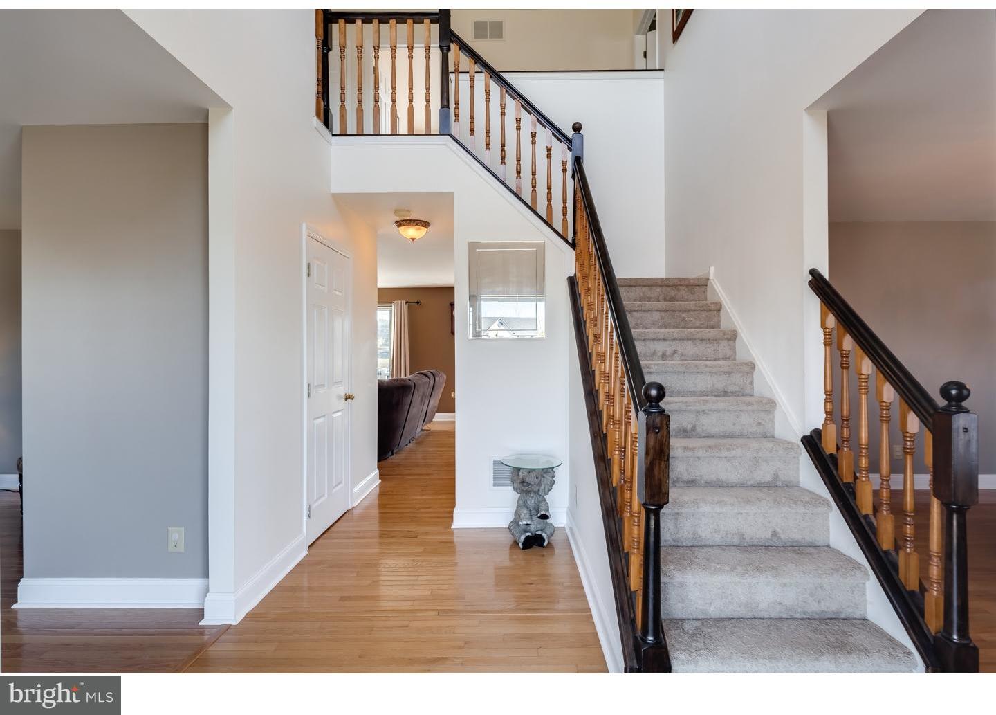104 Heatherton Road Woolwich Township, NJ 08085 - Photo 7 of 25 Foyer