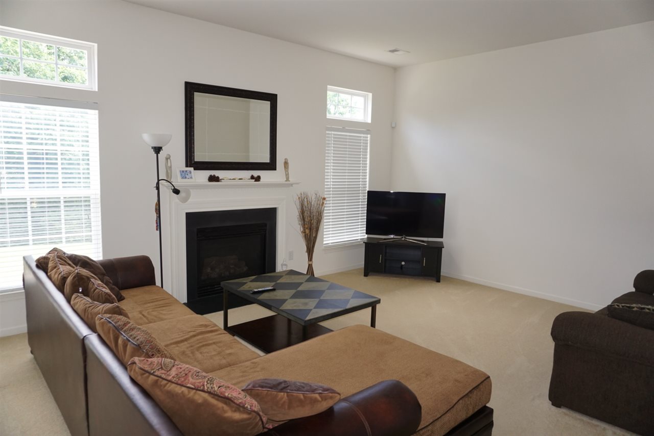 143 Castleton Circle Boiling Springs, SC 29316 - Photo 3 of 19
