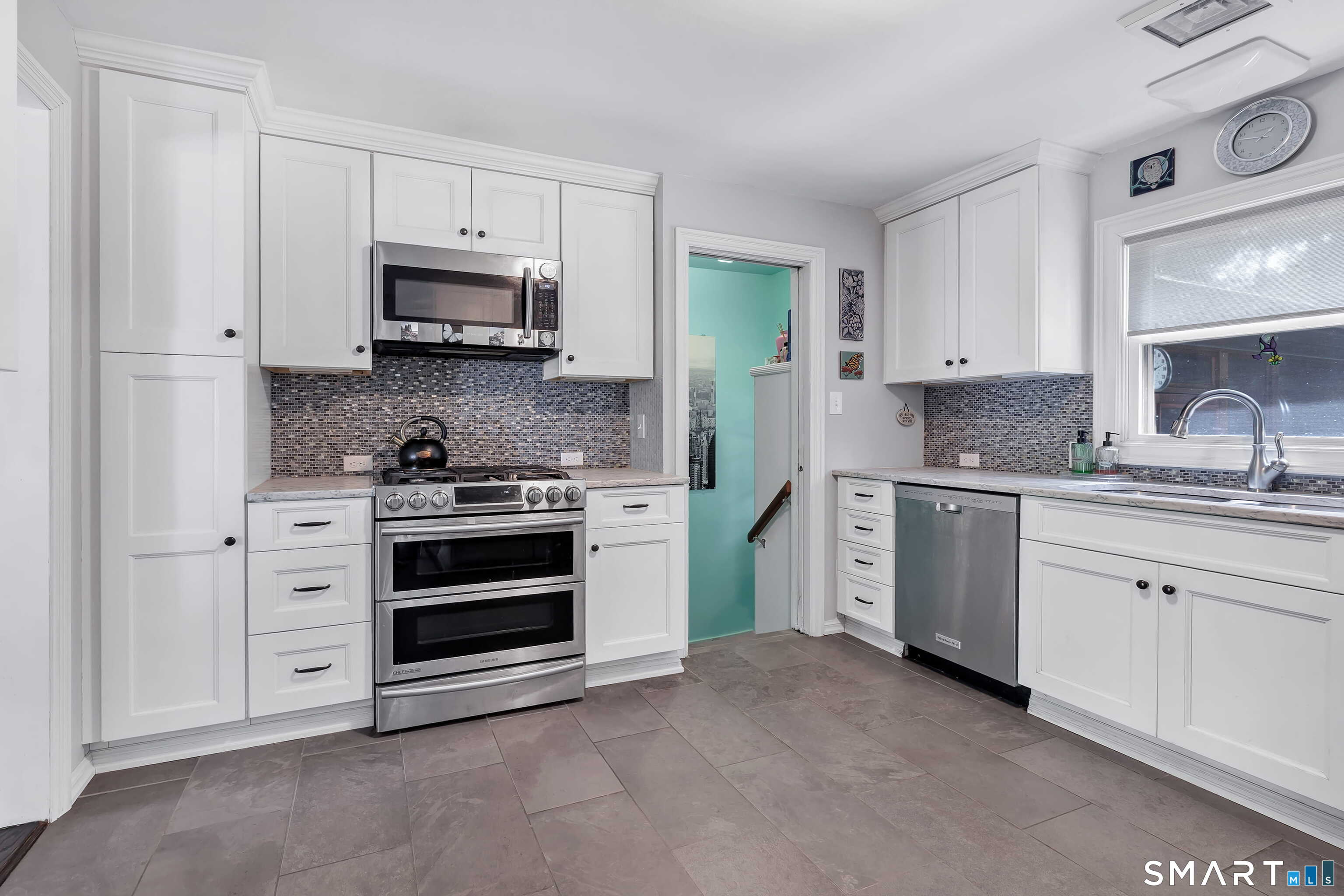 383 High Ridge Road Fairfield, CT 06825 - Photo 15 of 40 Gallery Image 15