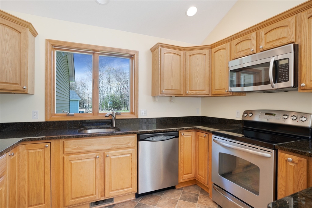 17 Fort Hill Road Easthampton, MA 01027 - Photo 28 of 42 Gallery Image 28