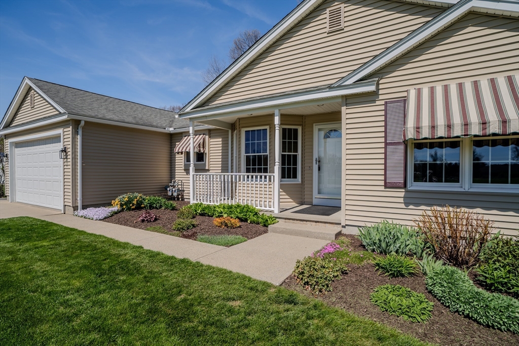 17 Fort Hill Road Easthampton, MA 01027 - Photo 4 of 42 Gallery Image 4