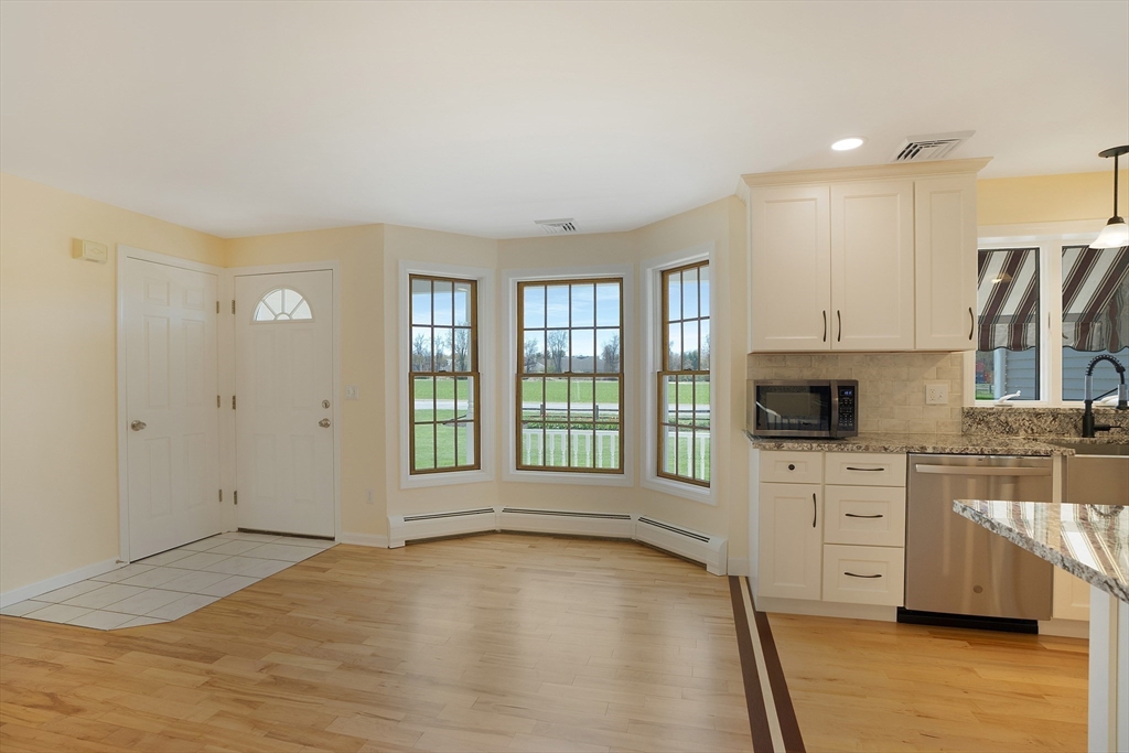 17 Fort Hill Road Easthampton, MA 01027 - Photo 5 of 42 Gallery Image 5