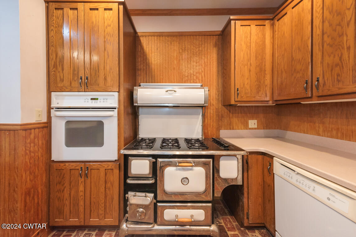 4392 Alberton Road Lexington, TN 38351 - Photo 21 of 75 a view of a kitchen with washer and dryer