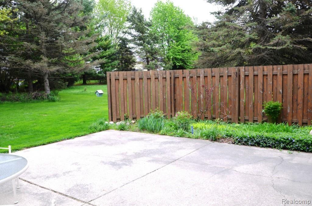 1172 Whispering Knoll Lane Rochester Hills, MI 48306 - Photo 32 of 39