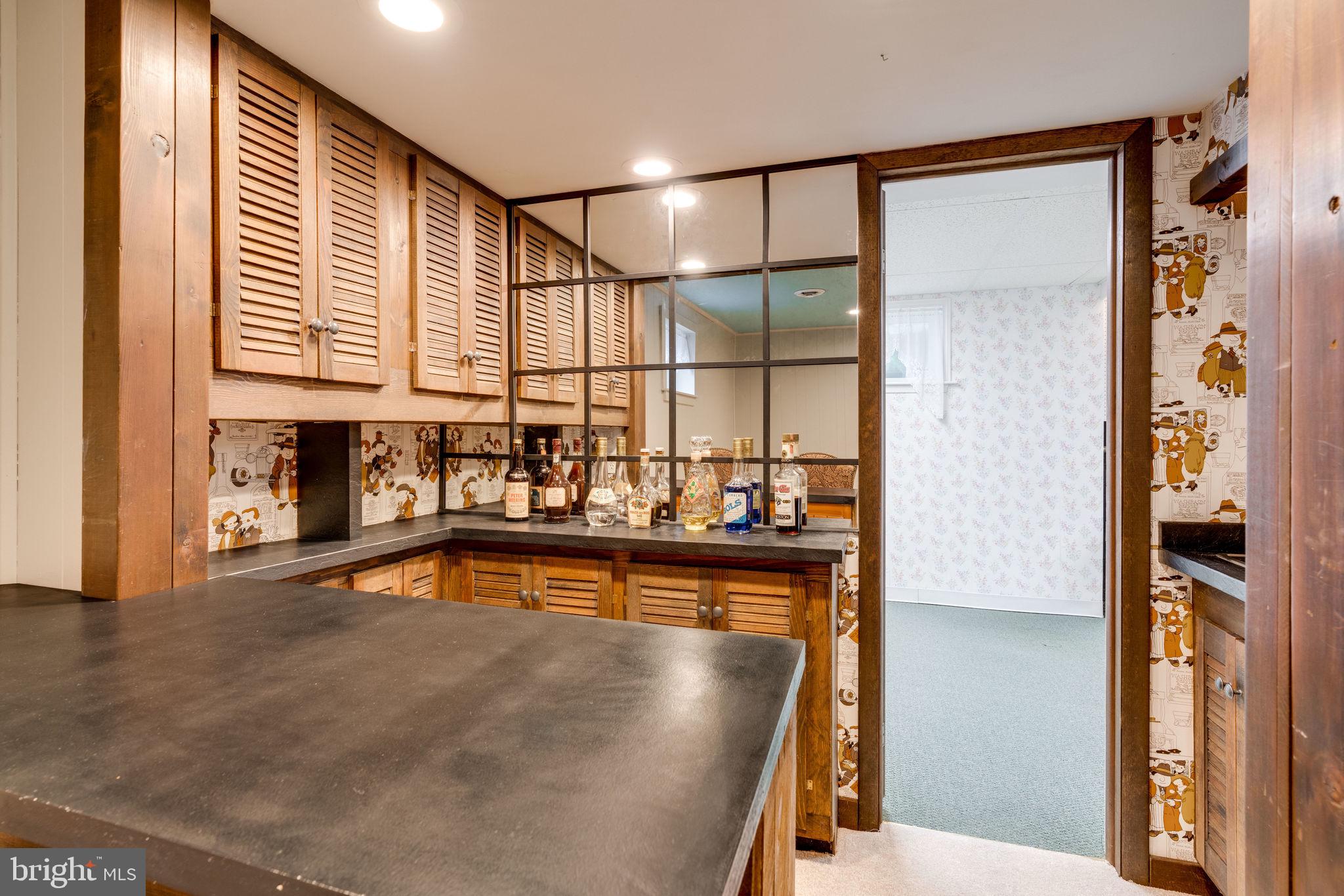 8313 Oakford Drive Springfield, VA 22152 - Photo 32 of 45 Bar Area