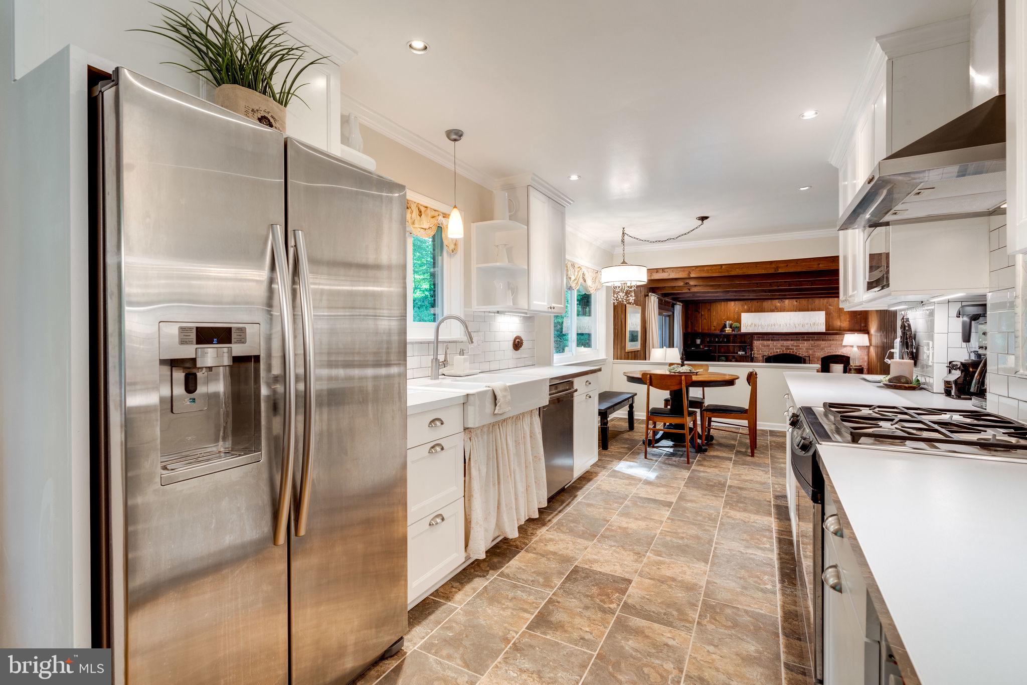 8313 Oakford Drive Springfield, VA 22152 - Photo 8 of 45 Stainless Steel Appliances