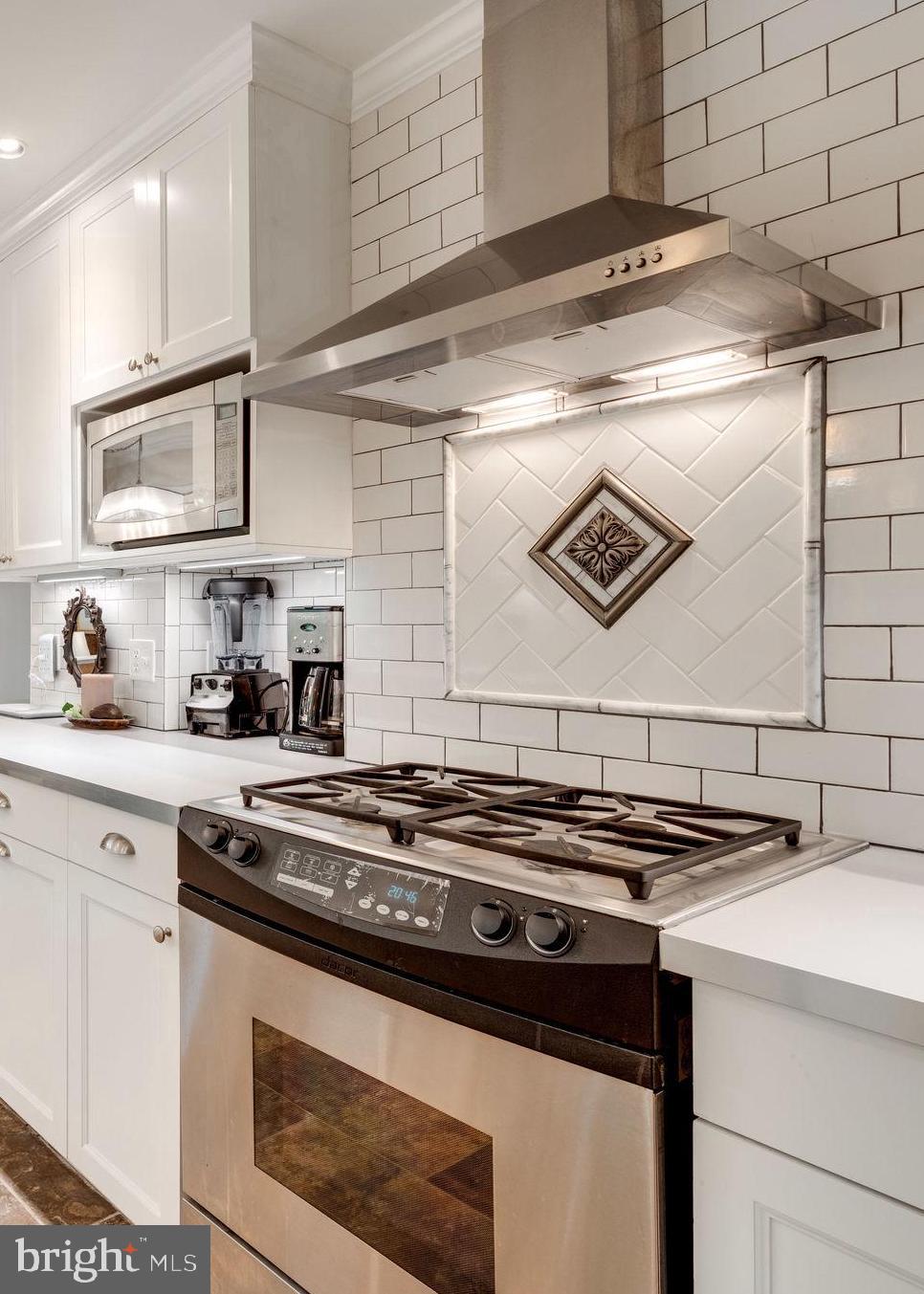 8313 Oakford Drive Springfield, VA 22152 - Photo 10 of 45 Gas Stove