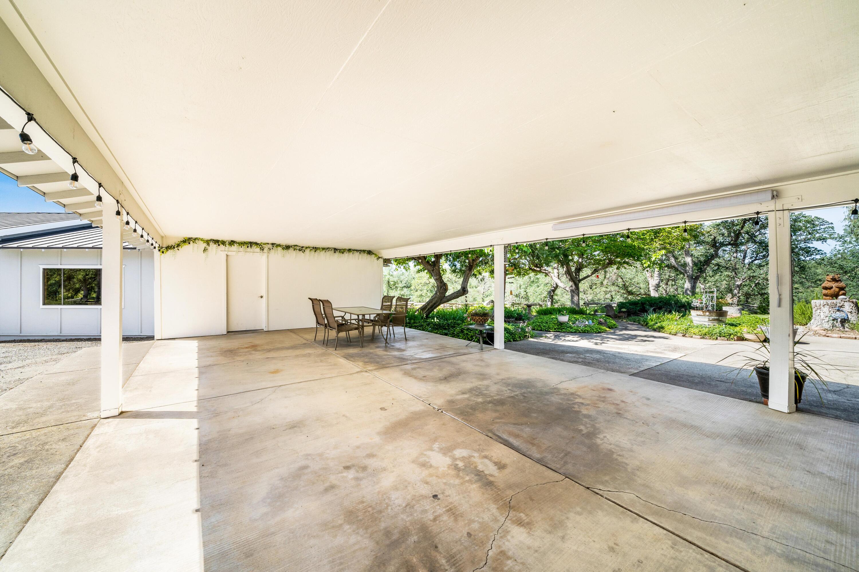 24423 Bascom Road Millville, CA 96062 - Photo 14 of 31 carport / patio