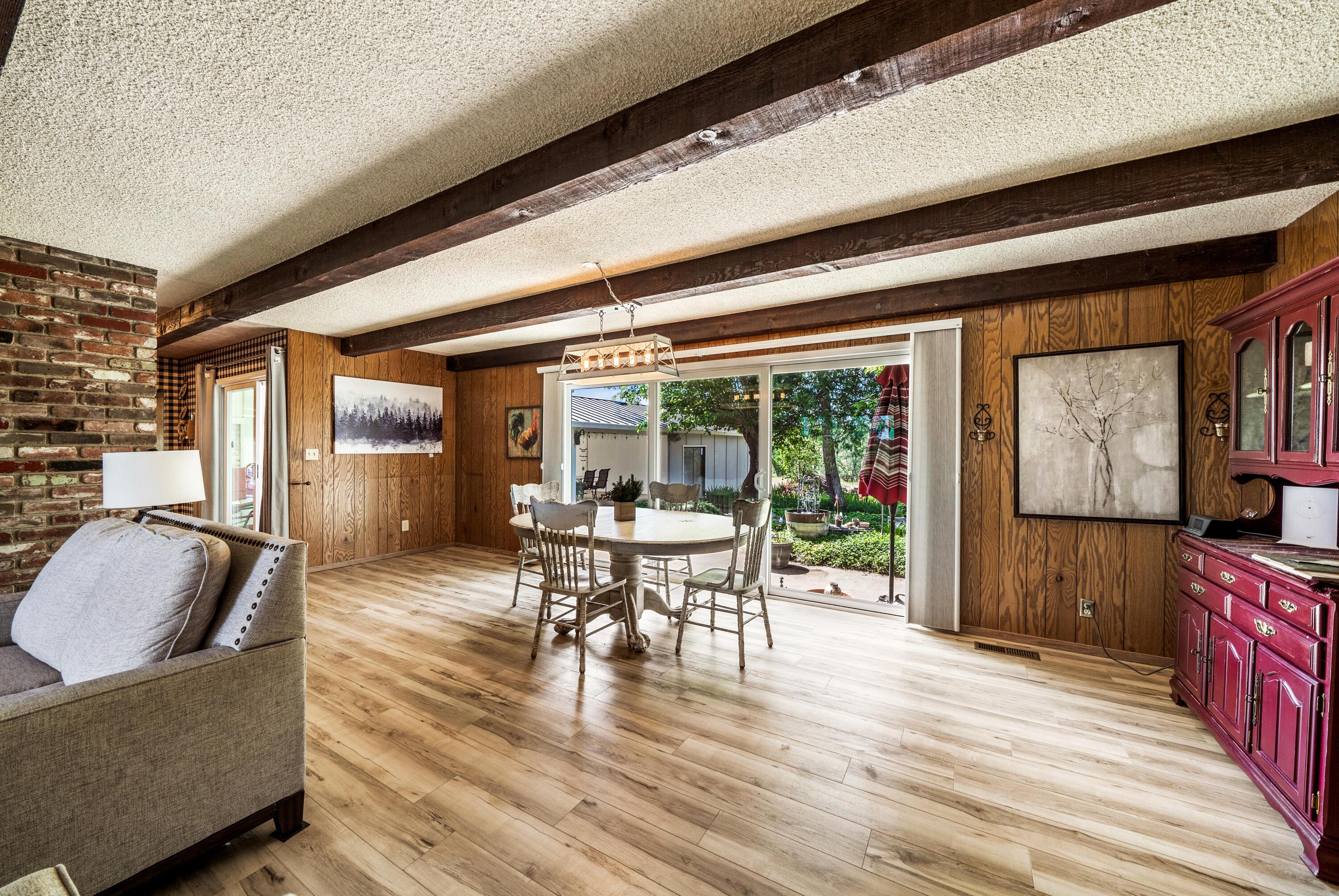 24423 Bascom Road Millville, CA 96062 - Photo 5 of 31 dining room