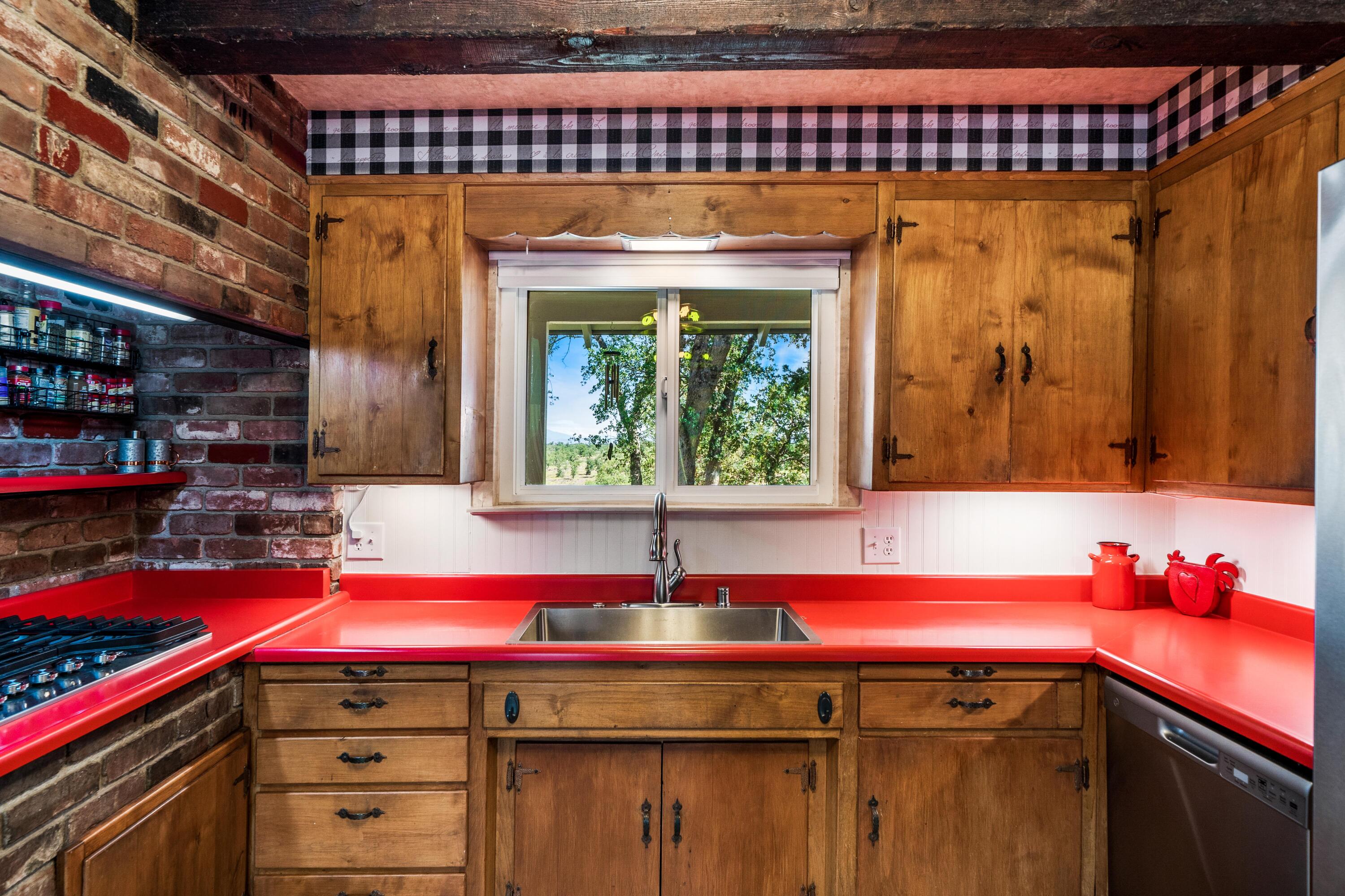 24423 Bascom Road Millville, CA 96062 - Photo 6 of 31 HARRISONM-12