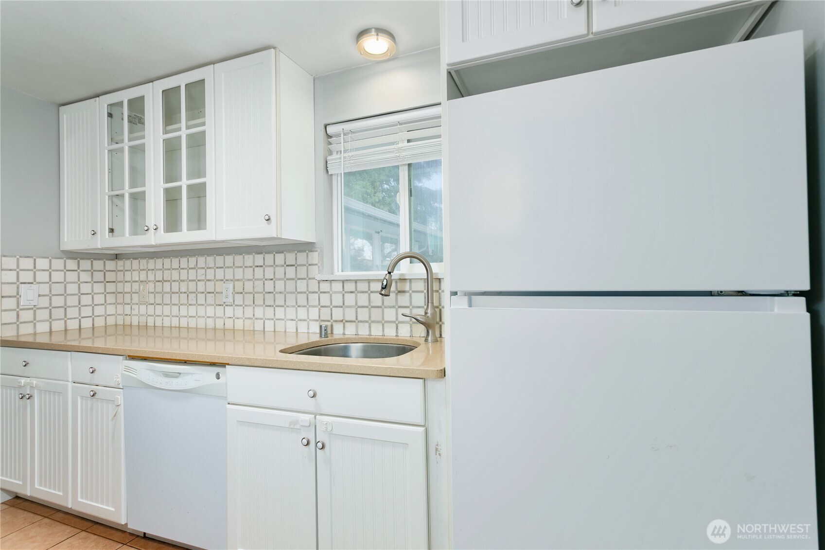 31327 12th Place South Federal Way, WA 98003 - Photo 12 of 40 a bathroom with a sink and a mirror