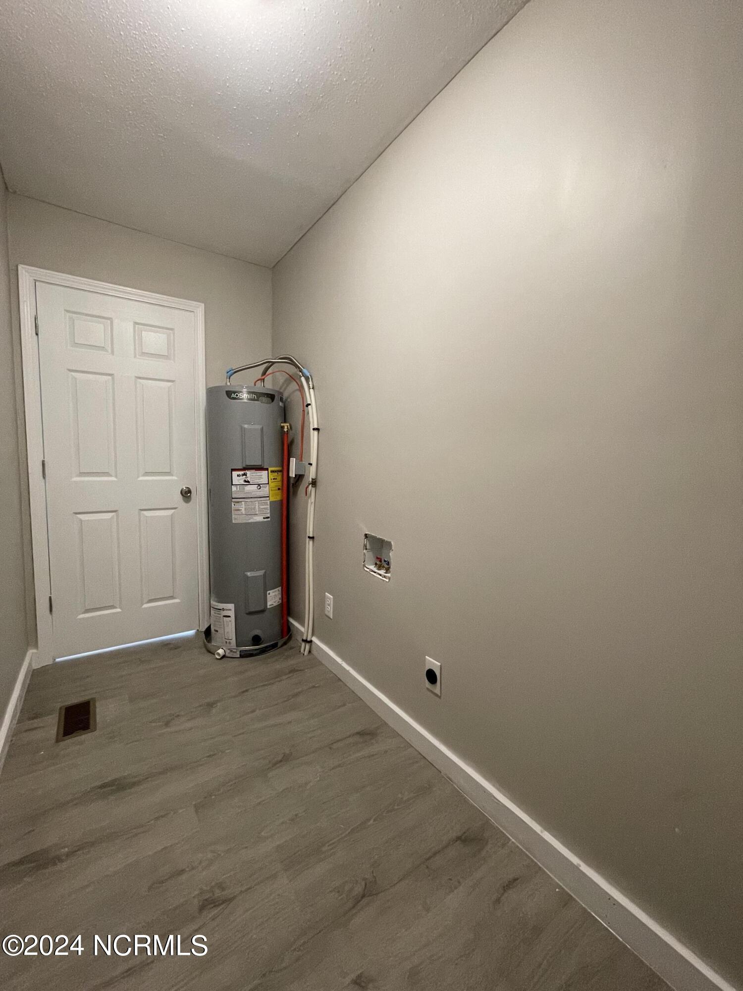 1076 Shepherd Road Robersonville, NC 27871 - Photo 28 of 41 Laundry Room