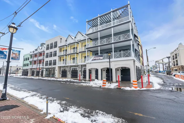 $2,000 | 19 Carr Avenue, Unit 210, Keansburg, NJ 07734