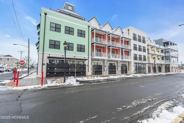 $2,000 | 19 Carr Avenue, Unit 210, Keansburg, NJ 07734