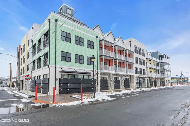 $2,000 | 19 Carr Avenue, Unit 210, Keansburg, NJ 07734