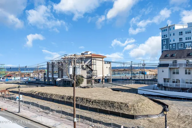 $2,000 | 19 Carr Avenue, Unit 210, Keansburg, NJ 07734