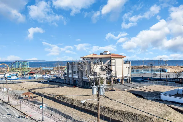 $2,000 | 19 Carr Avenue, Unit 210, Keansburg, NJ 07734