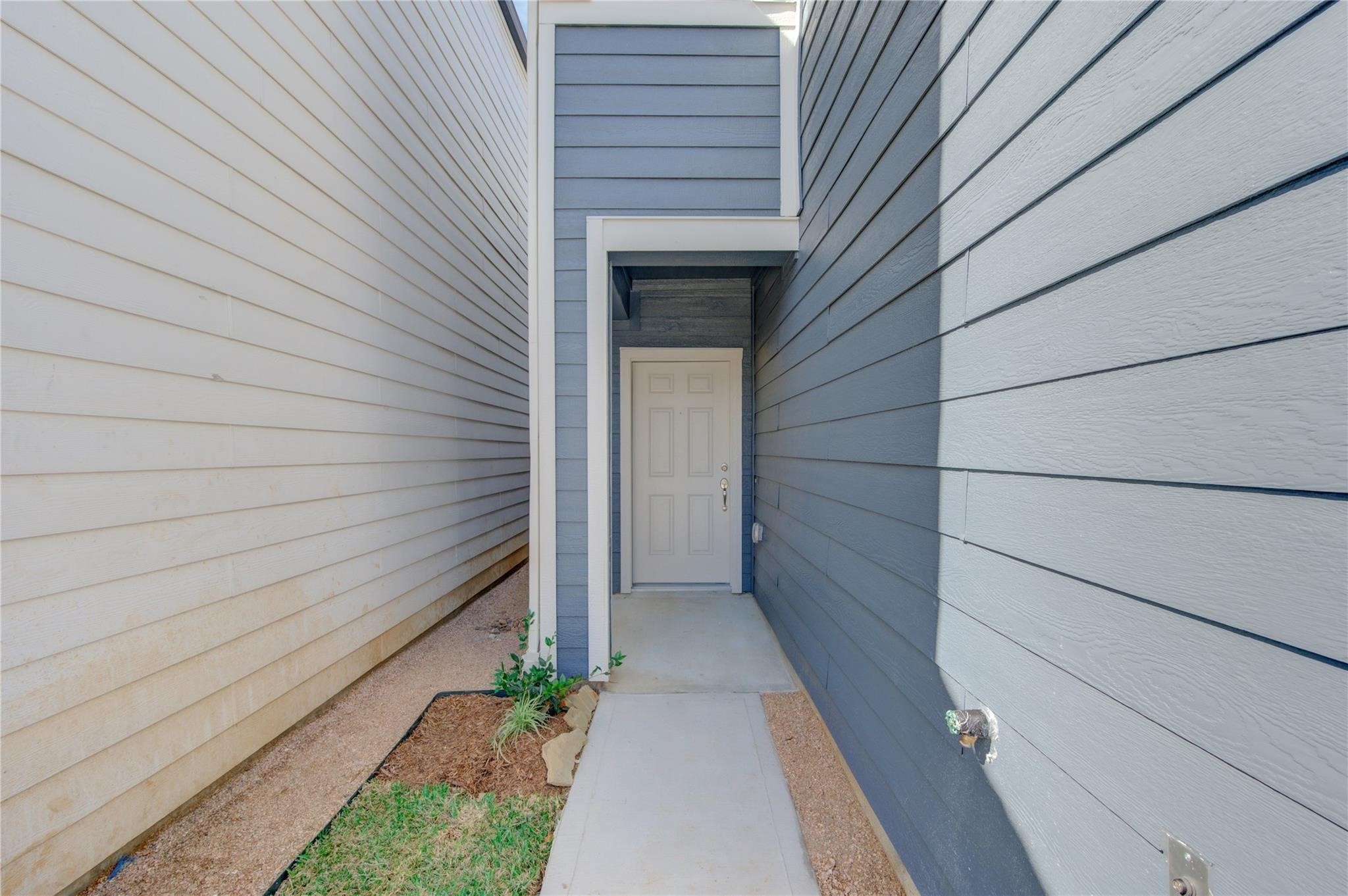 1709 Summerlyn Houston, TX 77080 - Photo 2 of 46